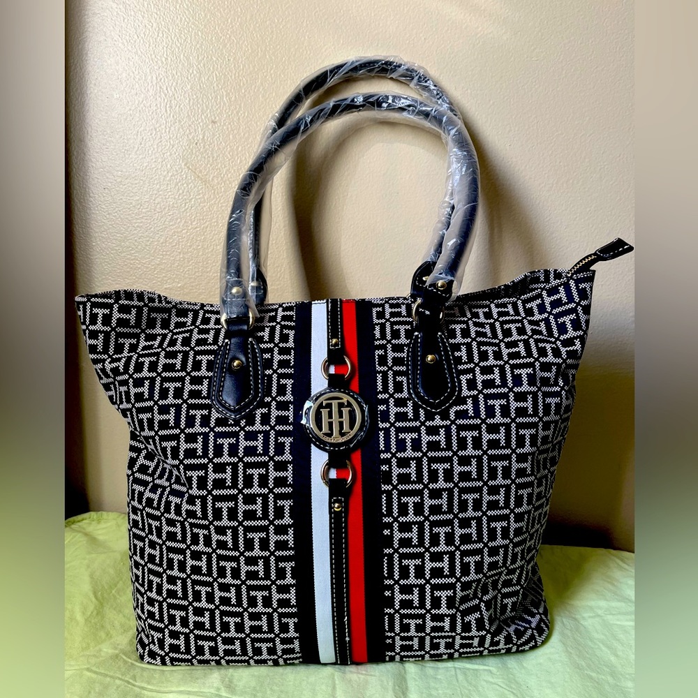 NWT 🎁 Tommy Hilfiger TH Monogram Tote